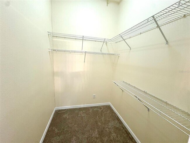 Building Photo - 731 Waterside Ct