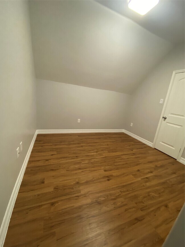 Building Photo - 8246 Lanham Ln