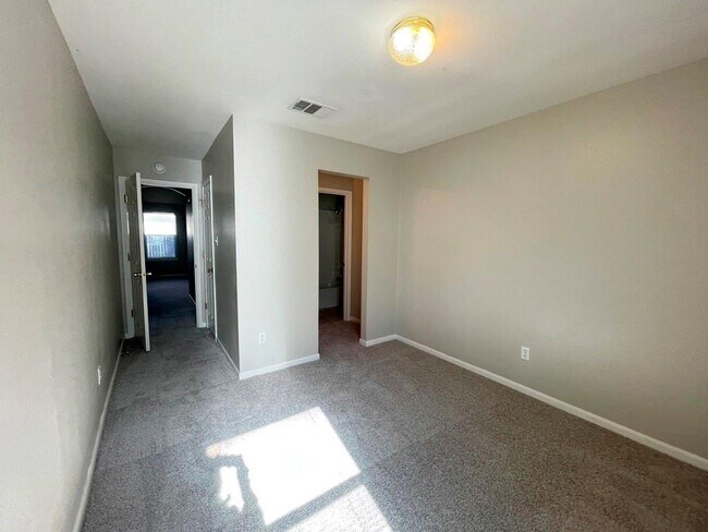 Building Photo - 2305 Bakers Way