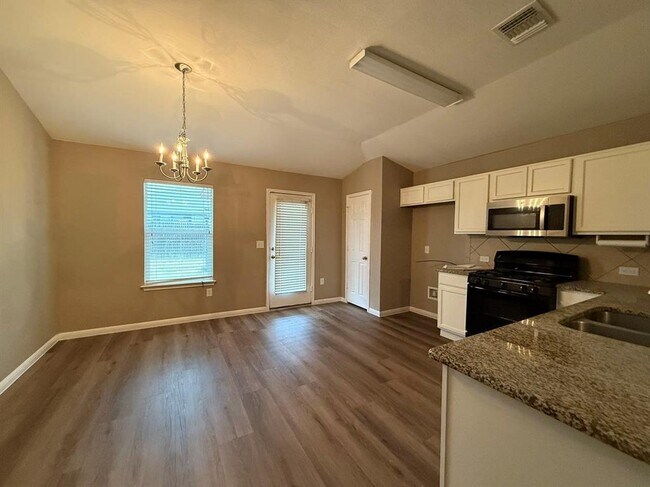 Building Photo - 18017 Busby Dr