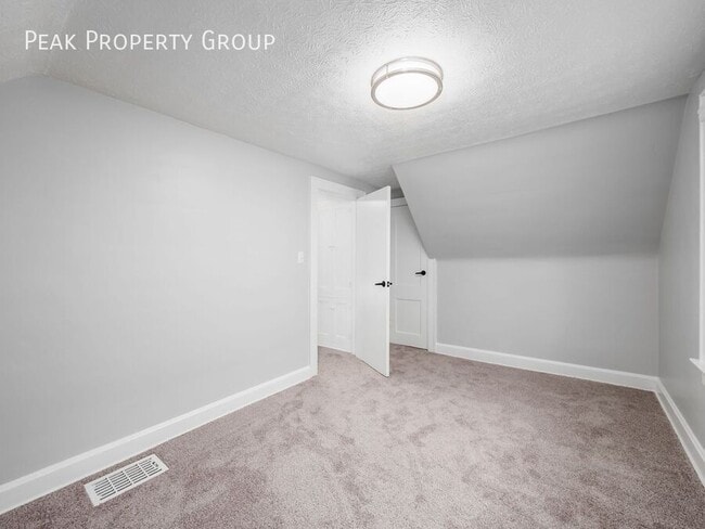 Building Photo - 1000 King Ave