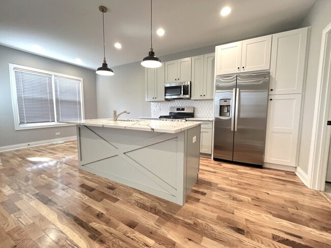 Building Photo - 739 Quail Ln