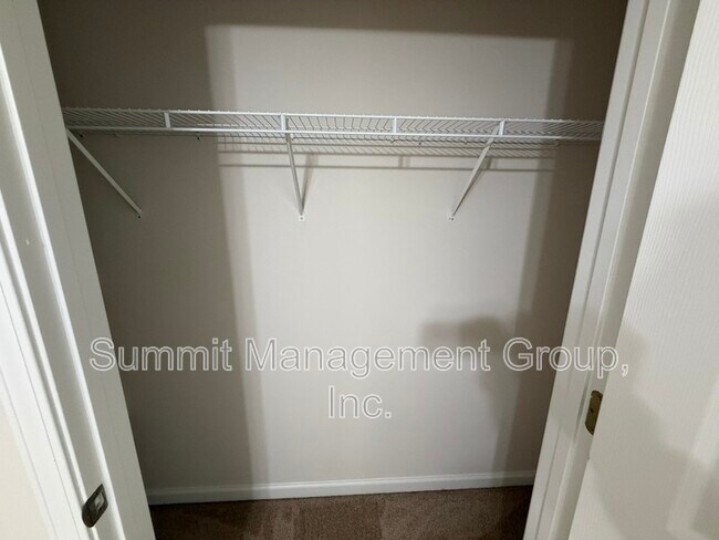 Building Photo - 155 Shadowbrook Trce