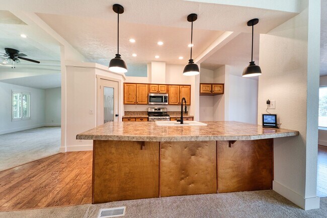 Building Photo - Escape to the Country – Beautiful 3 Bed, 2...