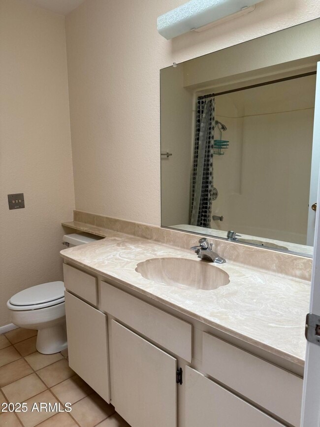 Building Photo - 9338 W Glen Oaks Cir N
