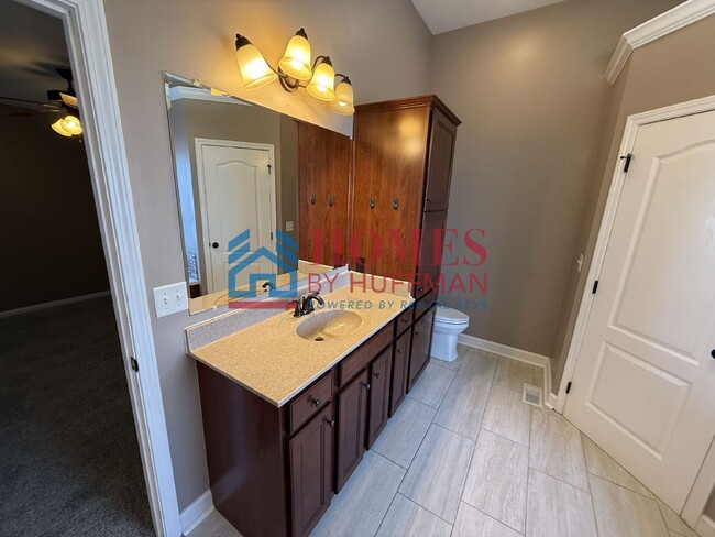 Building Photo - Four Bedroom | Three Bath Newburgh House