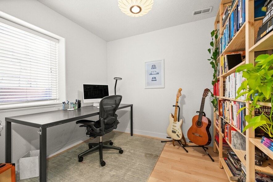 Building Photo - 2326 E Sky Pines Ct
