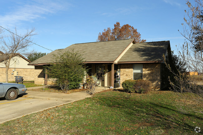 Building Photo - Martindale Apartments