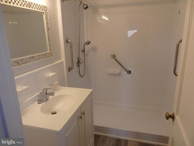 Building Photo - 210 Paddock Rd