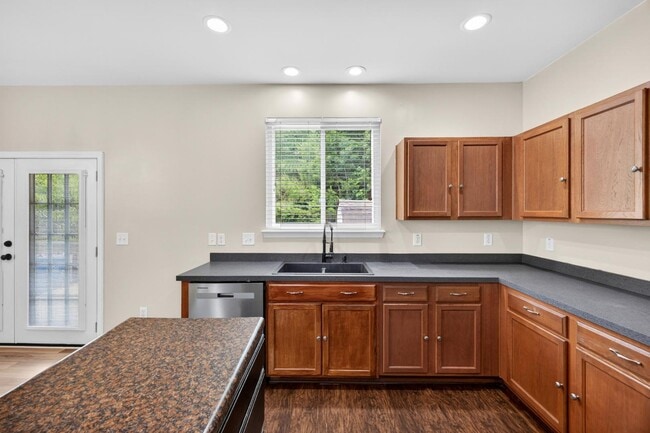 Building Photo - 8831 Kellum Dr