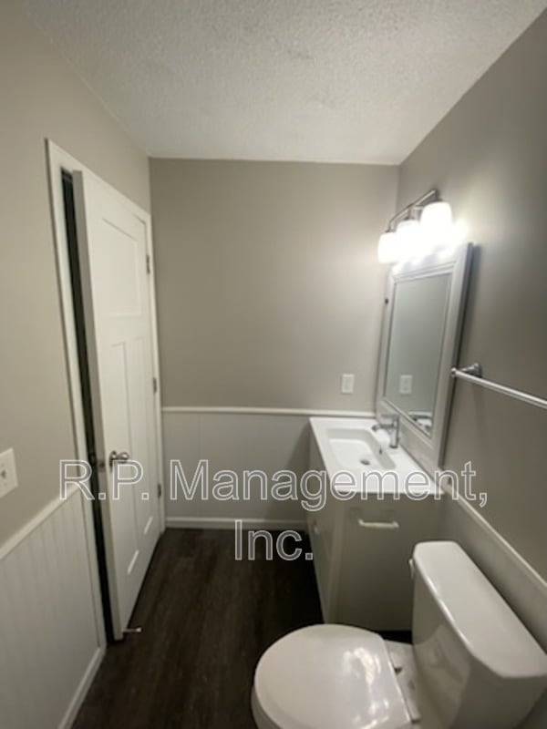 Building Photo - 14391 Estates Ave