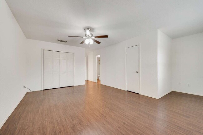 Building Photo - Renovated 3 bed 2 bath in the heart of Saginaw