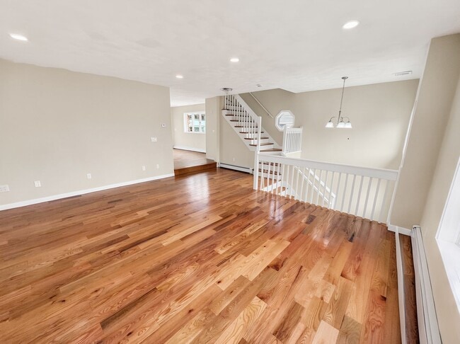 Building Photo - Beautiful Condo In Revere MA!