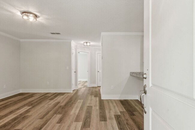 Building Photo - Live the Island Life – Move-In Ready 3 Bed...