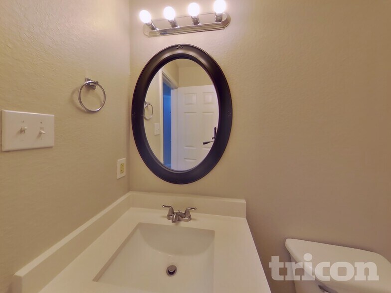 Building Photo - 8919 Wild Rose Ln