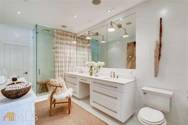 Building Photo - 2962 Savoy Way