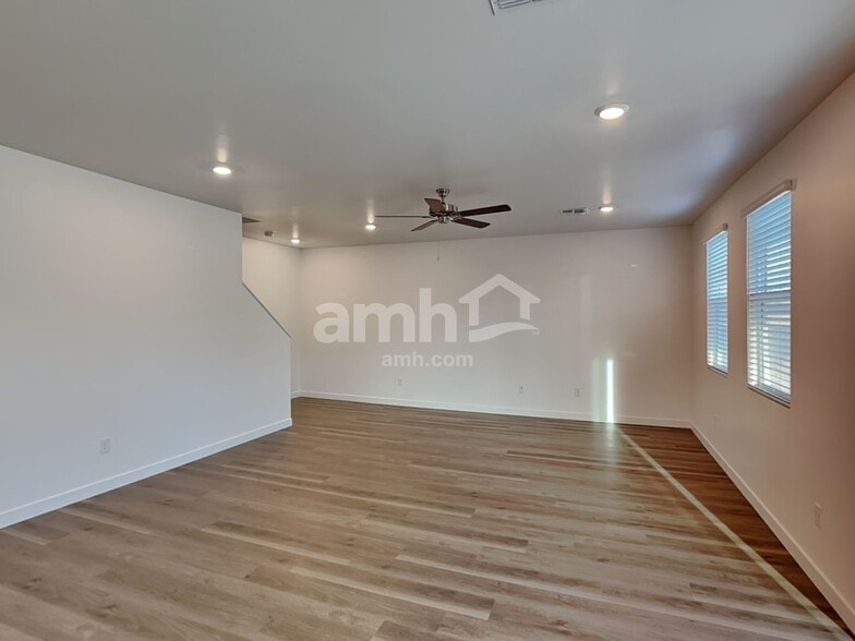 Building Photo - 6482 E Paseo Alga