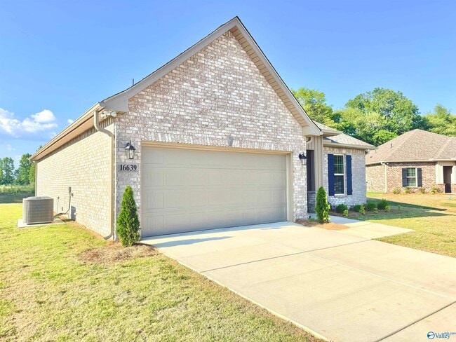 Building Photo - 16639 Aspen Ln