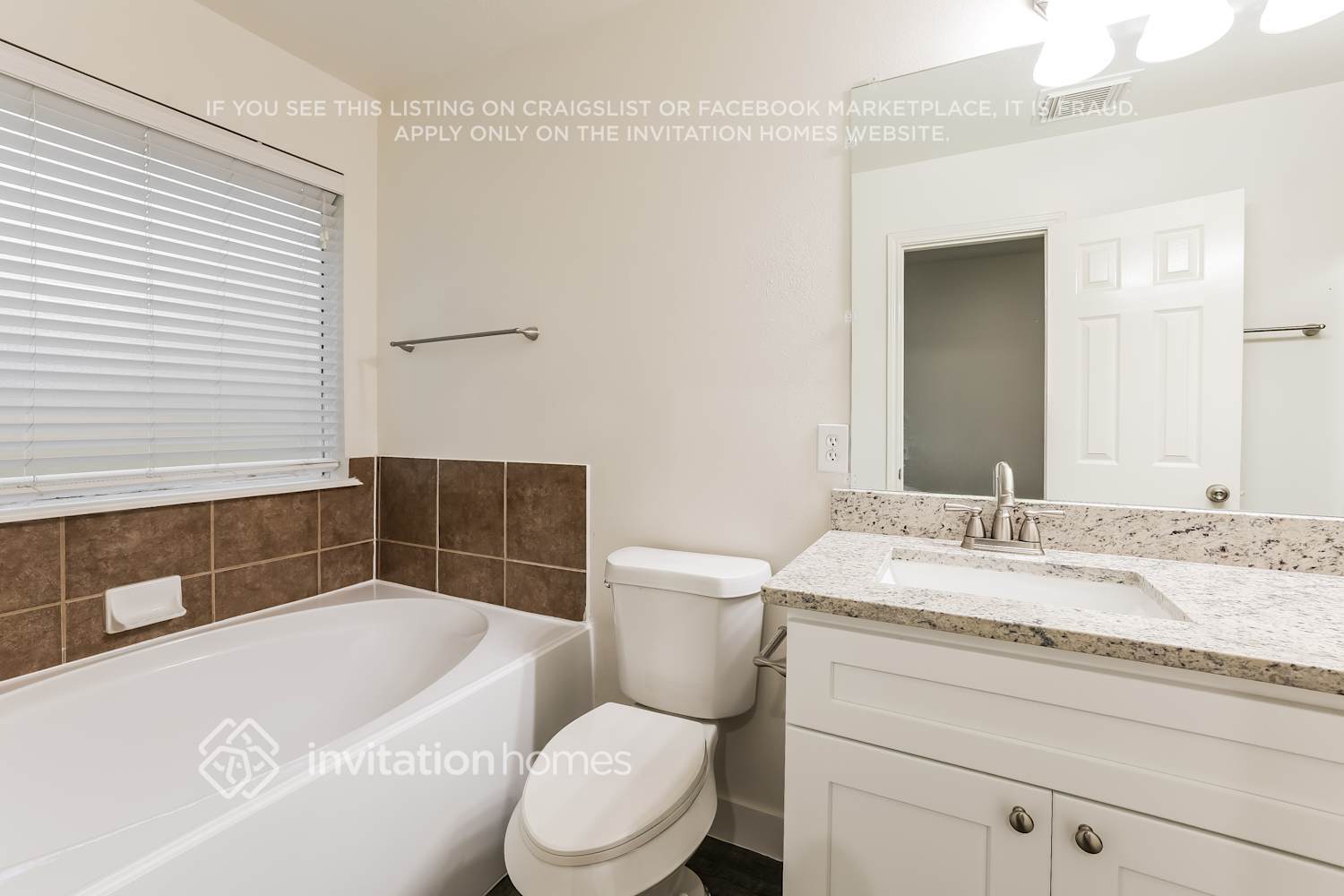 Building Photo - 16102 Majestic Glen Ln