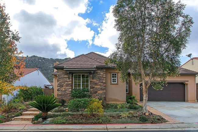 Building Photo - 27067 Sunningdale Way