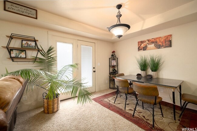 Building Photo - Spacious Vernal Townhome