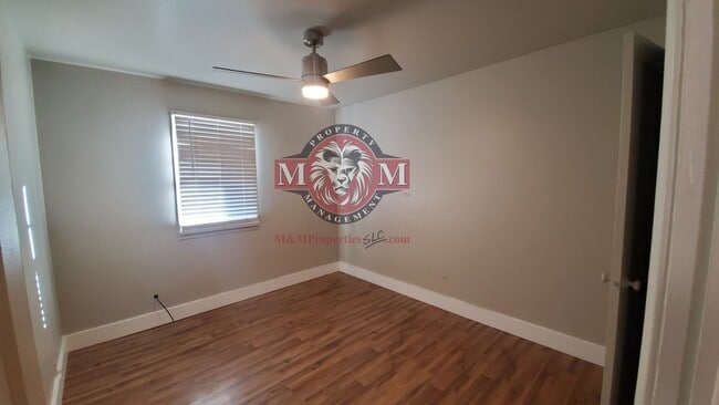 Building Photo - Cozy 1 Bd 1 Bath Remodeled Duplex