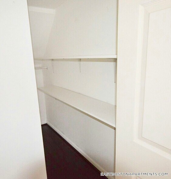 Building Photo - 128 Marginal St