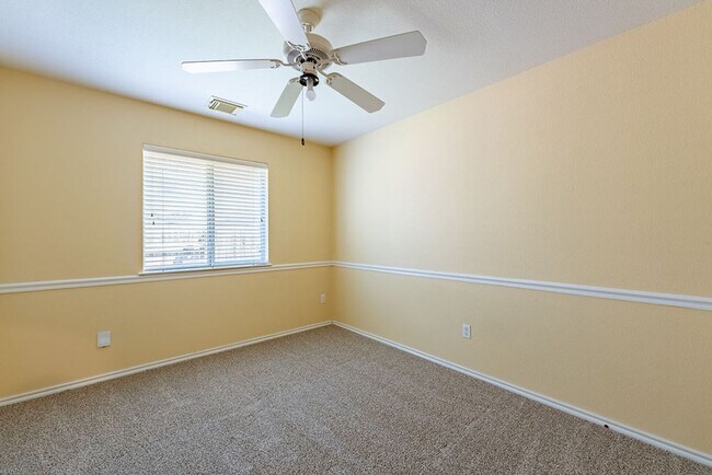 Building Photo - Beautiful 4 bedroom, 2 bathroom home in Round Rock!