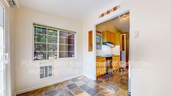 Building Photo - 17475 Summit Ave