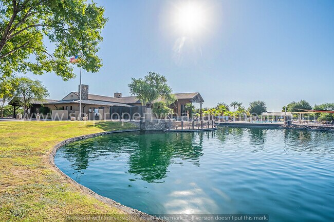 Building Photo - Beautiful split floorplan in a great neigh...