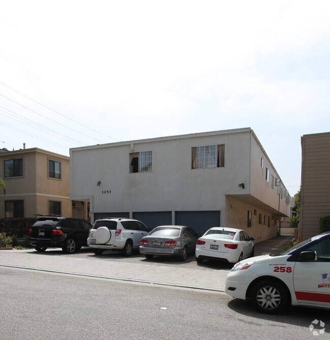 Building Photo - 1054 Justin Ave