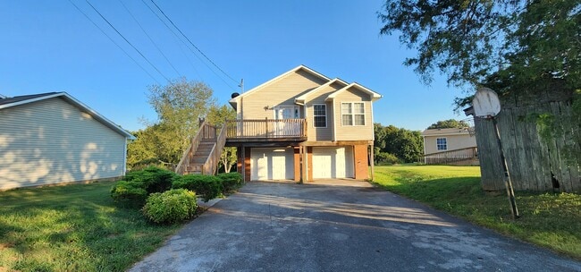 Building Photo - 4532 Winslow Dr