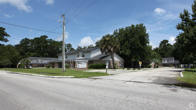 Building Photo - Cove Apartments