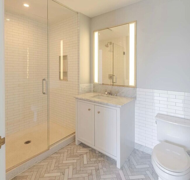 Building Photo - 514 N Peshtigo Ct