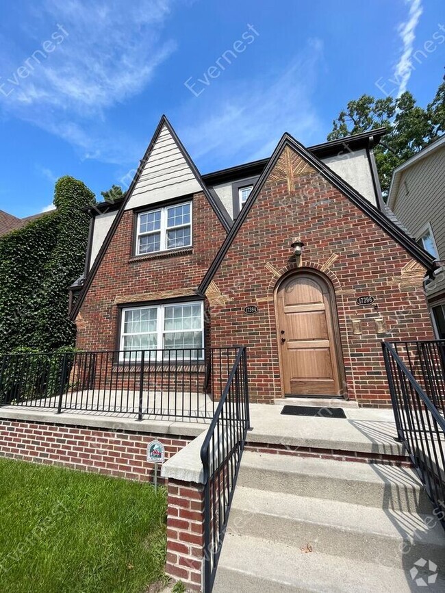 Building Photo - Charming 2-Bedroom Home with Modern Amenit...
