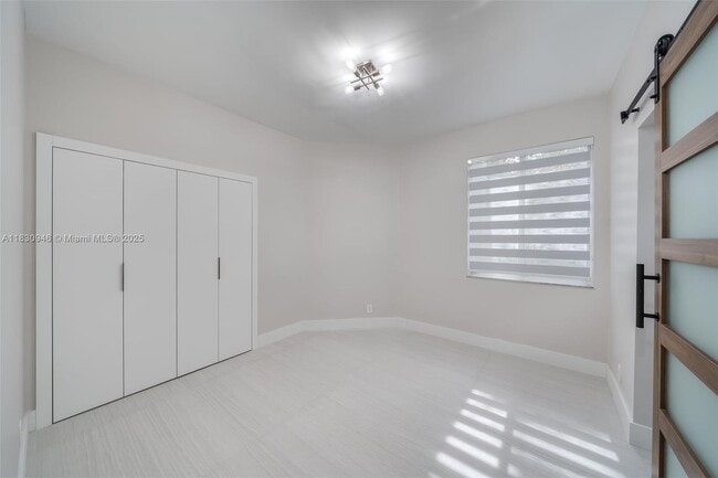 Building Photo - 1212 Camellia Ln