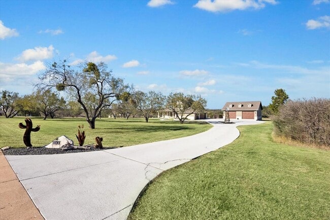 Building Photo - 100 Cross Trail