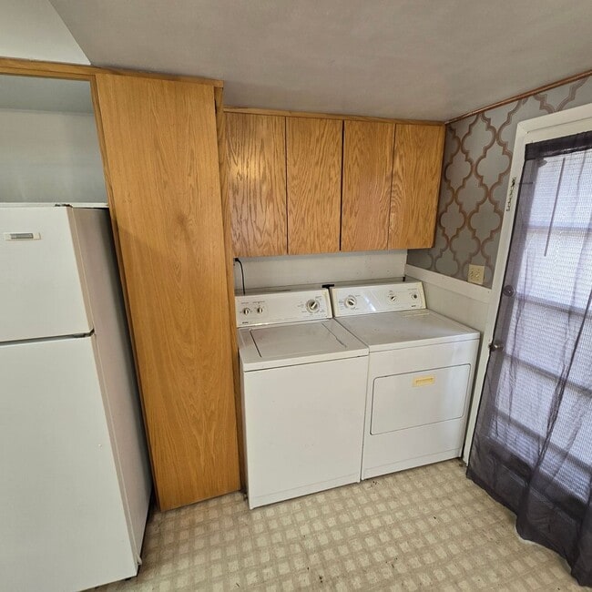 Building Photo - 1000 California Ave