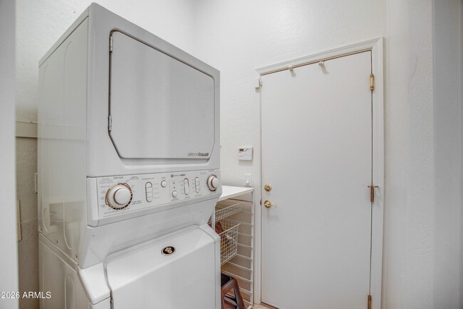 Building Photo - 7910 E Cholla St