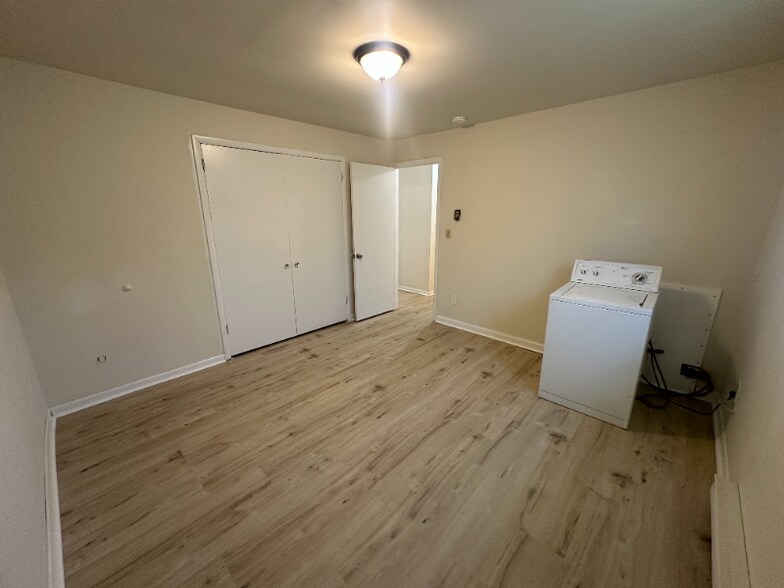 Building Photo - 5388 Chapmans Rd
