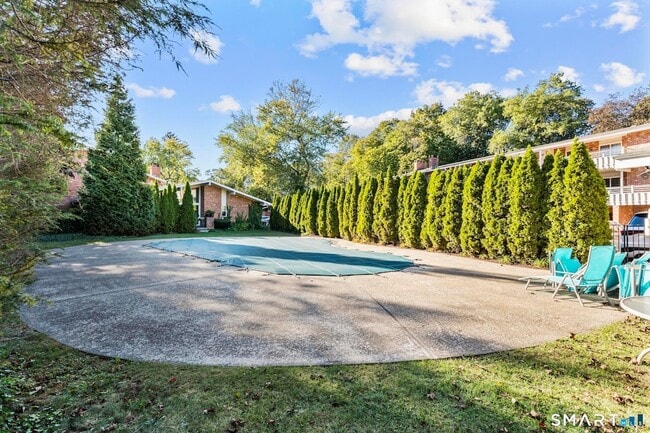 Building Photo - 28 Mill Hill Rd