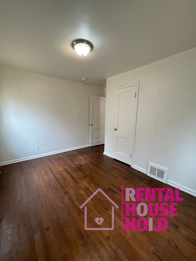 Building Photo - 3-Bedroom 1-Bath Single Family Home Locate...