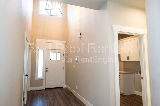 Building Photo - 9209 Winona St SW