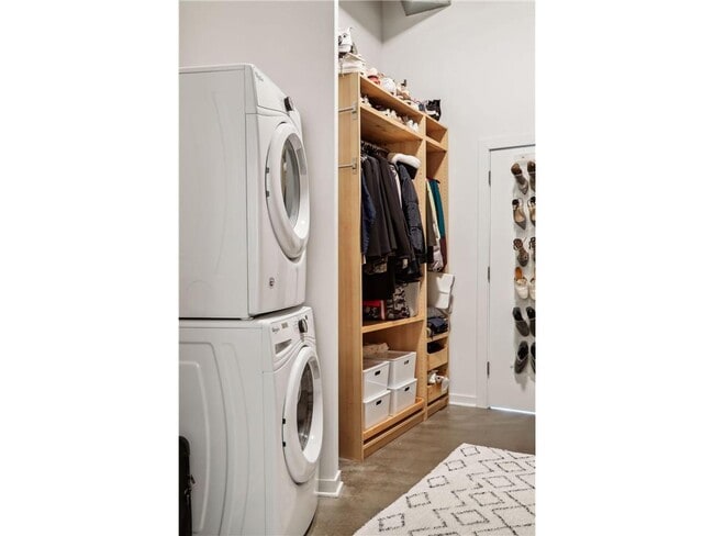 Building Photo - 404 N Washington Ave