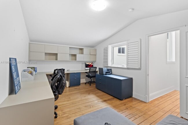 Building Photo - 5 Coconut Ln