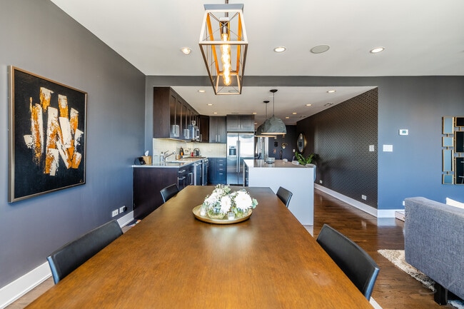 Building Photo - 2754 N Hampden Ct