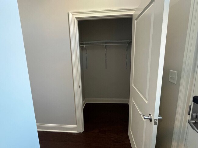 Building Photo - 4459 Swan Ave - Sassafras