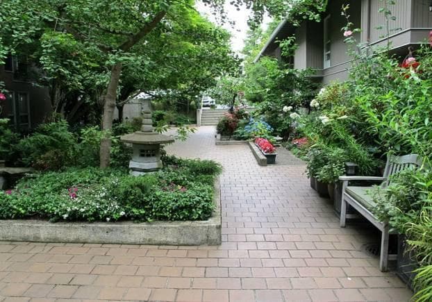 Building Photo - 860 100th Ave NE