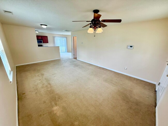 Building Photo - 1700 Polaris Dr