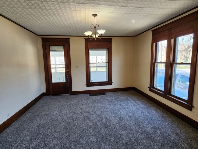Building Photo - Great 3BR, 1BTH home, just updated!